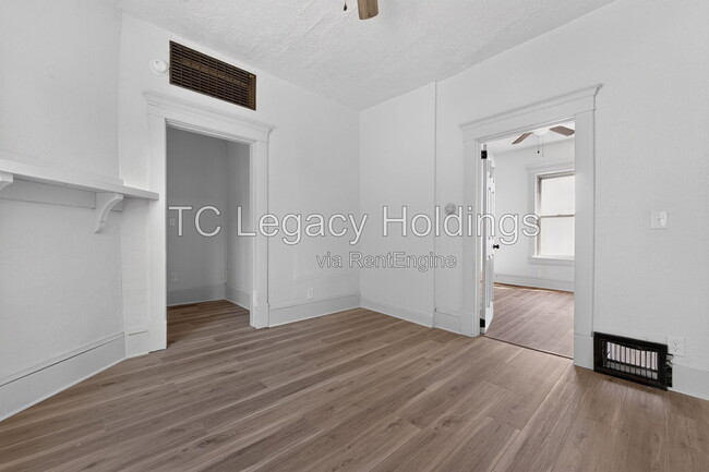 Building Photo - 890 Traction St