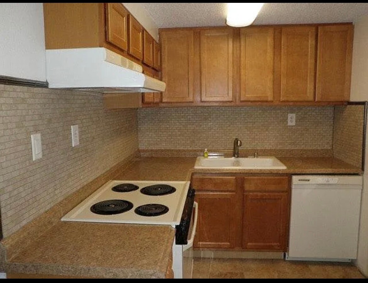Building Photo - 277 Grandview Ave
