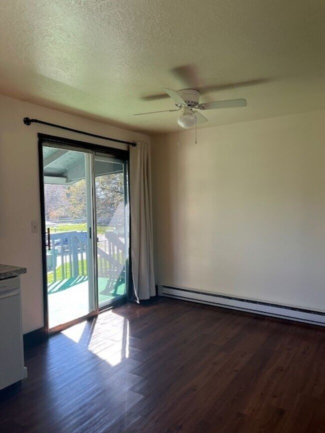 Building Photo - 15102-15104 E Rich Ave