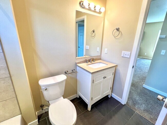 Building Photo - SILVP01