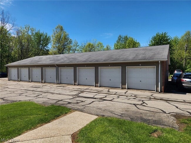 Building Photo - 216 Moore Rd
