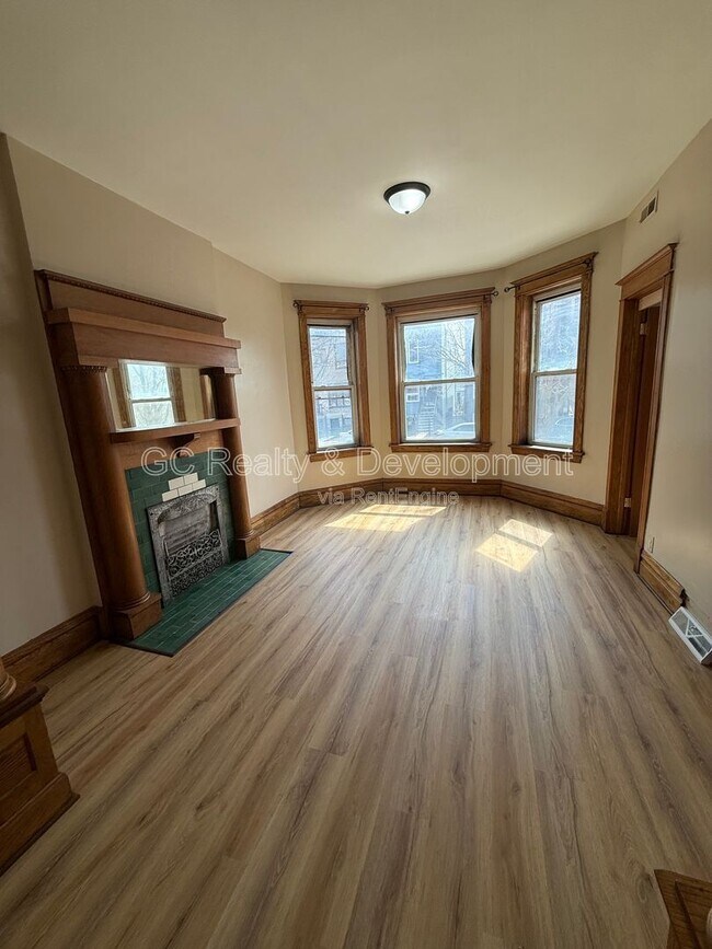 Building Photo - 2550 W Washington Blvd