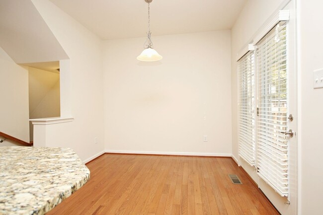 Building Photo - Pet-Friendly Townhome Near UVA Medical Center