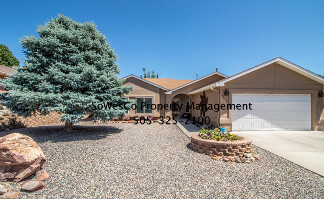 Building Photo - Beautiful Custom 3 Bedroom 2 Bath Home