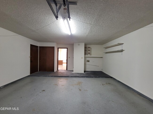 Building Photo - 11340 Lake Nasser Dr