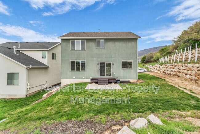 Building Photo - 1432 E Daylily Ct