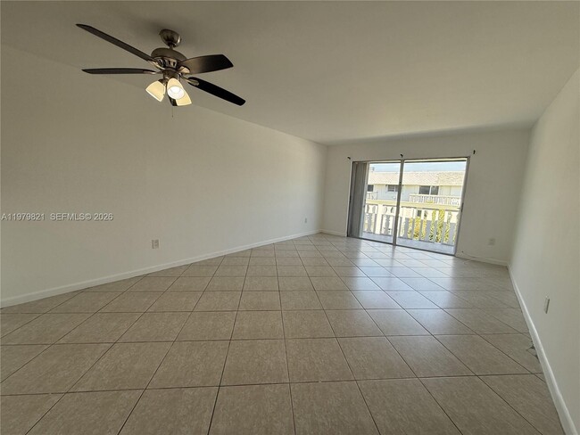 Building Photo - 15201 NE 6th Ave