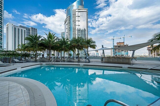 Building Photo - 900 Biscayne Blvd