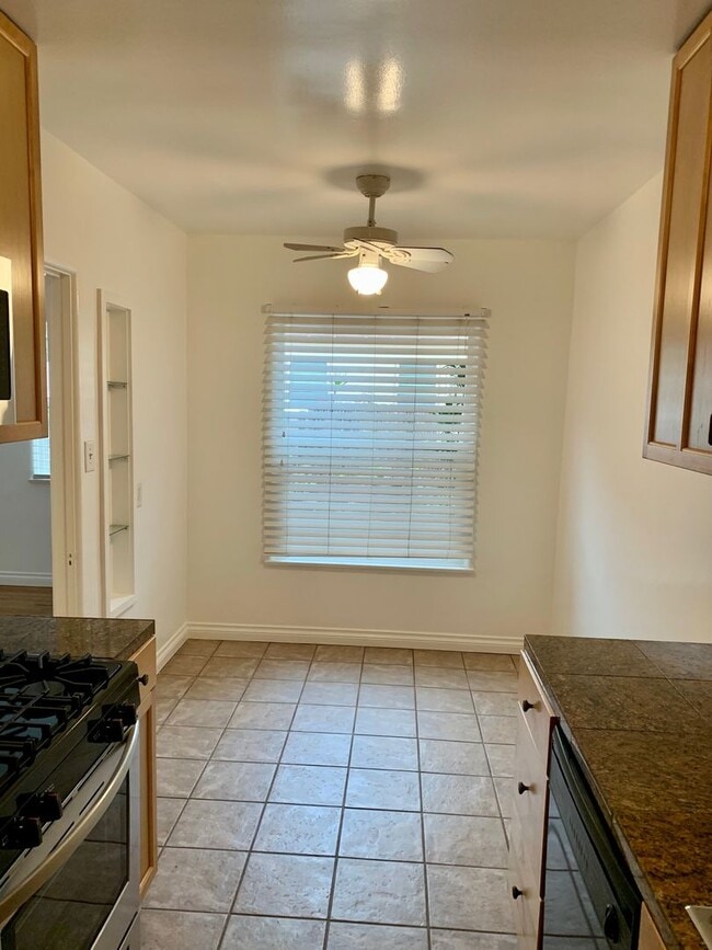 Building Photo - 155