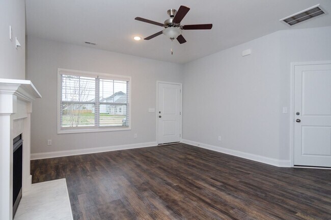 Building Photo - 1575 Grey Cliff Run