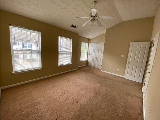 Building Photo - 646 Kenridge Dr