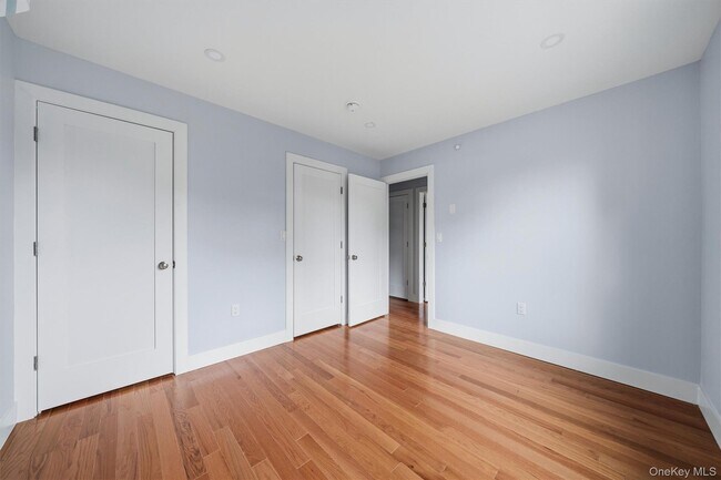 Building Photo - 133 N Miller St