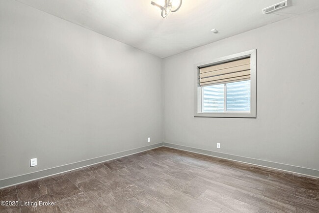 Building Photo - 11308 Peppermint St