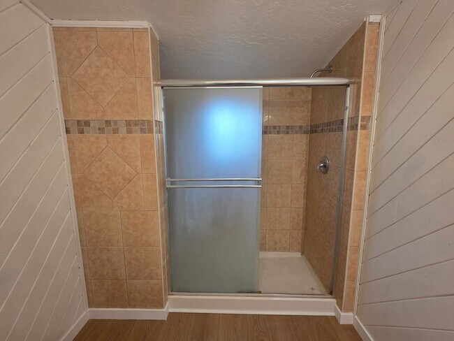 Building Photo - 32721 10th Ave