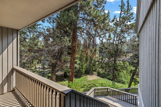 Building Photo - Deschutes River Fully Furnished 3 Bed 2.5 ...