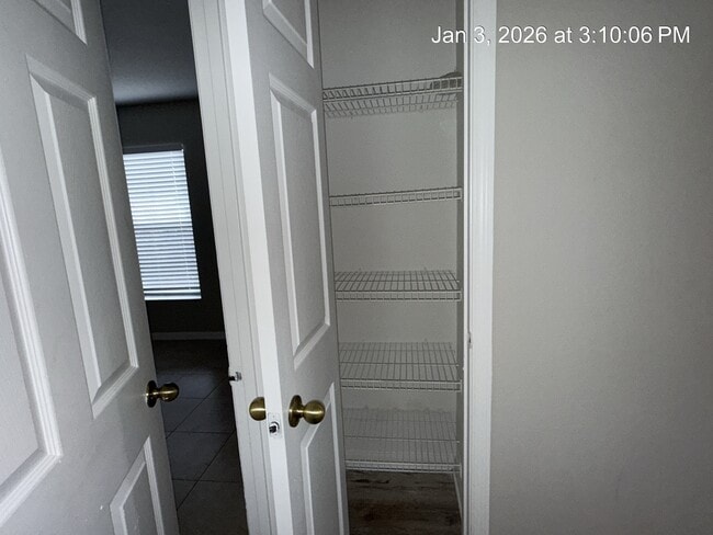 Building Photo - 1911 Colonial Woods Blvd