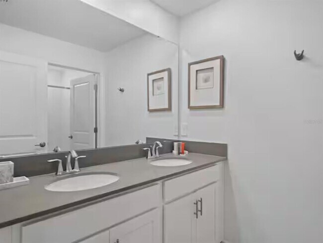 Building Photo - 1184 Kingsbarn St