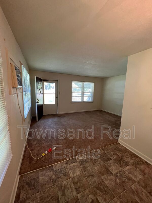 Building Photo - 116-A Oates Dr