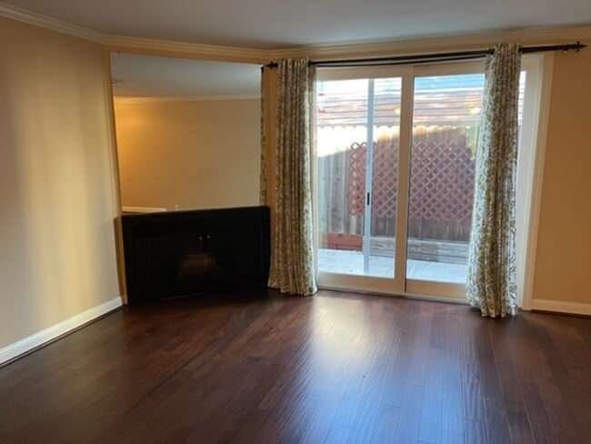 Building Photo - Wonderful 2 story 2 bedroom, 1.5 bath town...