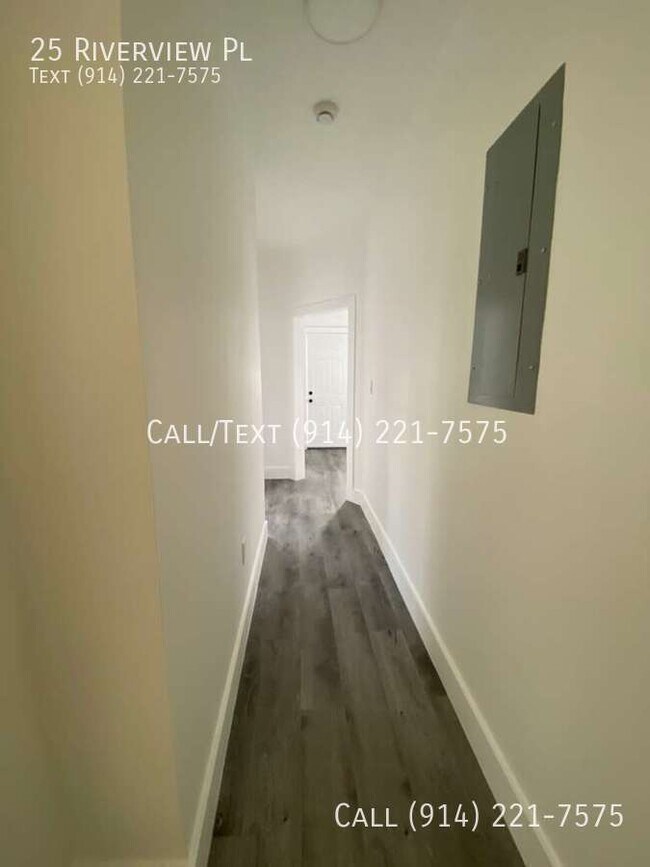 Building Photo - 25 Riverview Pl