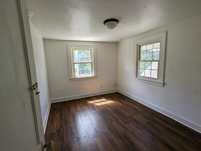 Building Photo - 201 S Foster Ave