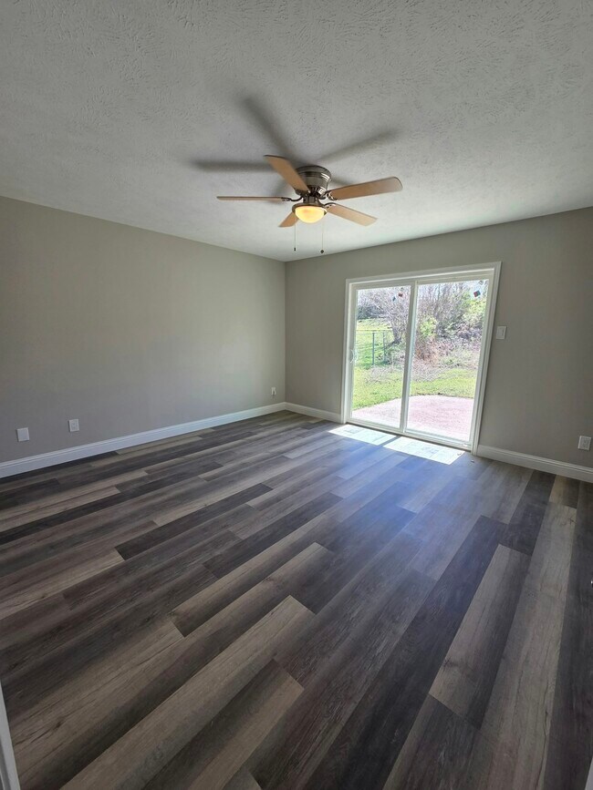 Building Photo - 2504 Magna Vista Dr