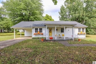 Building Photo - 271 3rd Ave SW