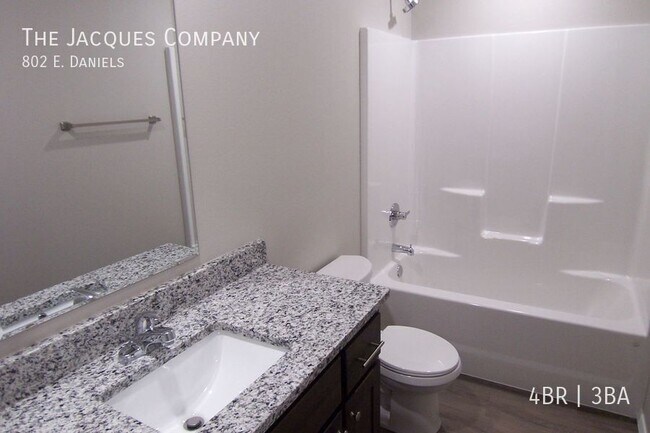 Building Photo - 802 E. Daniels-