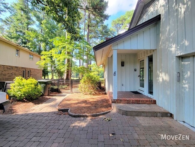 Building Photo - 6829 Greystone Dr