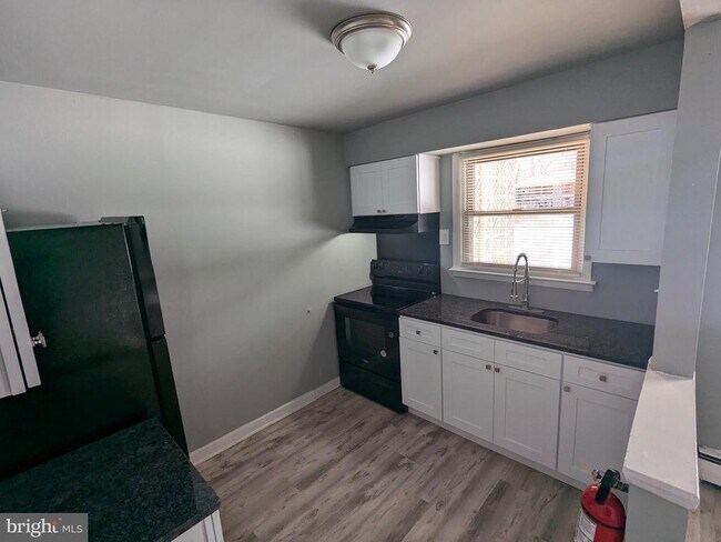 Primary Photo - 20 Fort Sumpter Rd