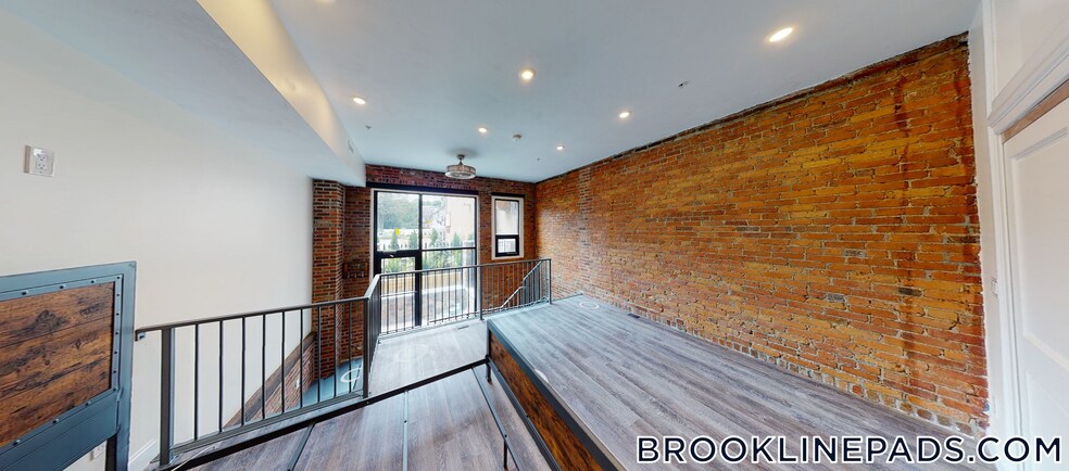 Building Photo - 1028 Commonwealth Ave