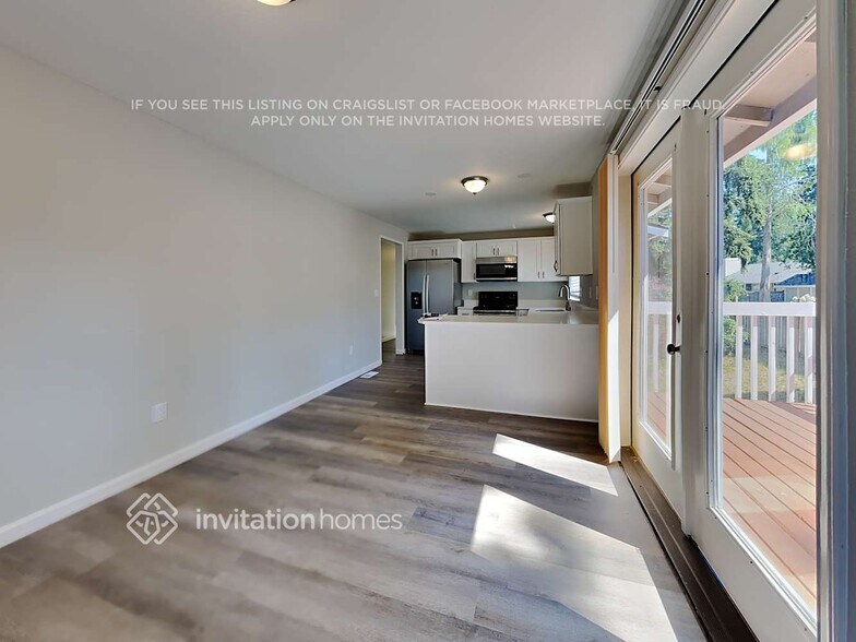 Building Photo - 3227 31st St Pl SE