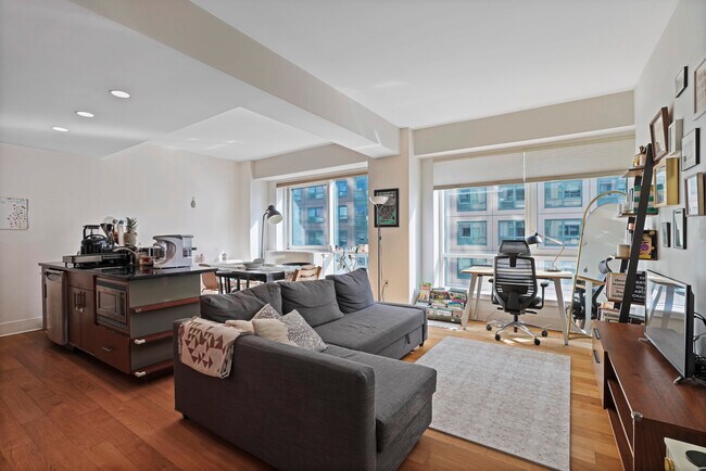 Building Photo - 440 Kent Ave