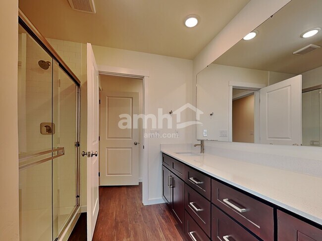 Building Photo - 1432 N Garnet Creek Ave