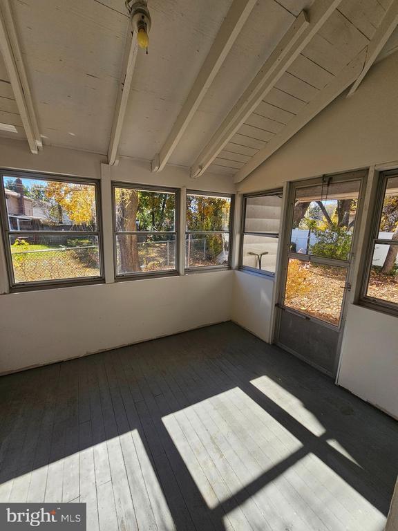 Building Photo - 303 Delaware Cir