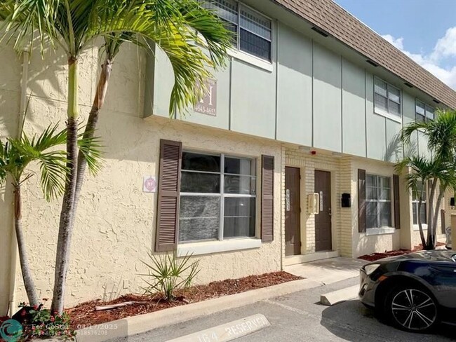 Primary Photo - 4653 NW 9th Dr