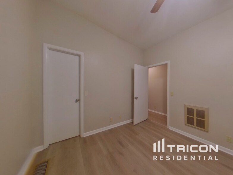 Building Photo - 2087 Meadowbrook Dr SW