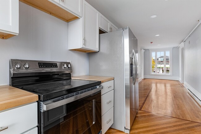 Building Photo - 109 Pleasant St