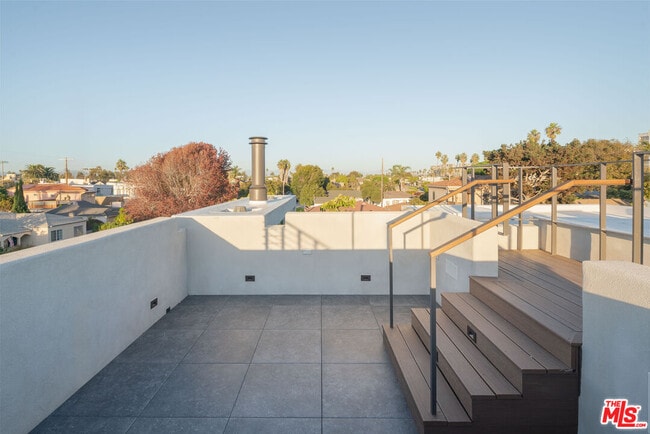 Building Photo - 2801 Sanborn Ave