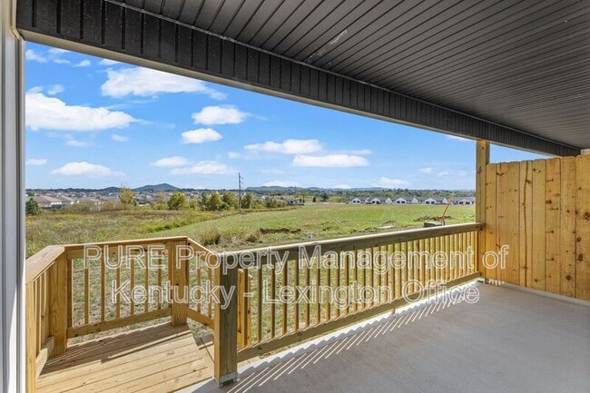 Building Photo - 332 Winding Branch Dr