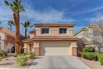 Building Photo - Beautiful remodeled home with pool!