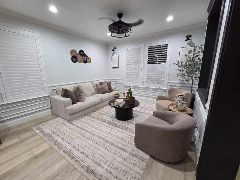 Building Photo - 11 Sola Ct