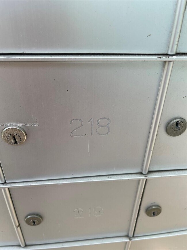 Building Photo - 3135 NE 184th St