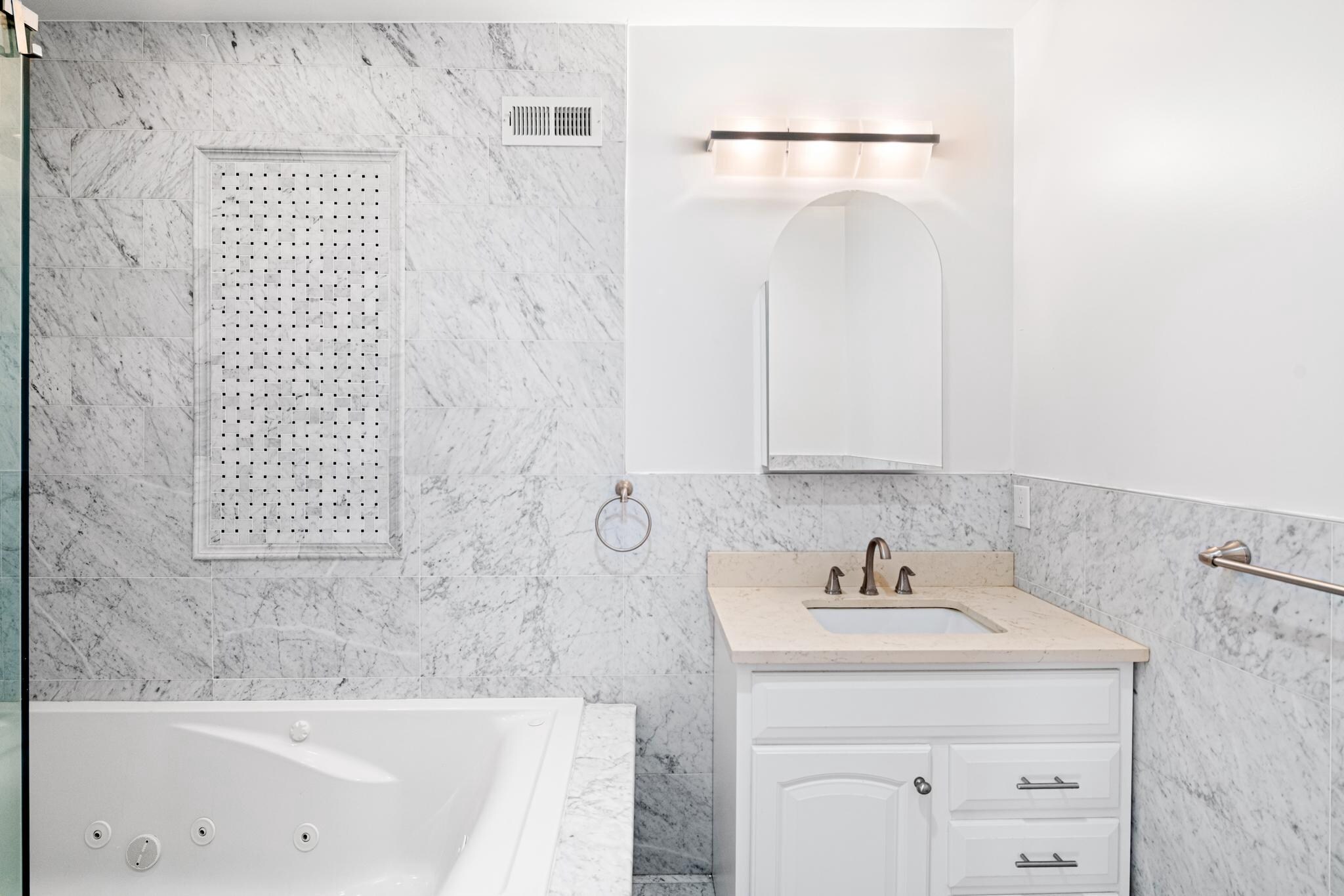 Building Photo - 1403 S 20th St