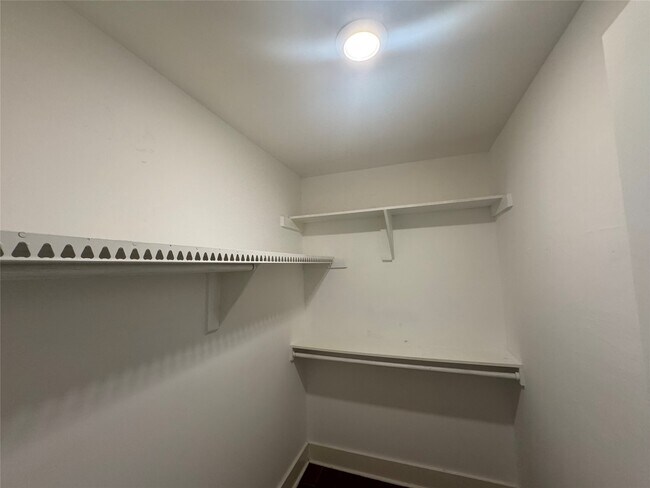 Building Photo - 12811 Labelle Ln