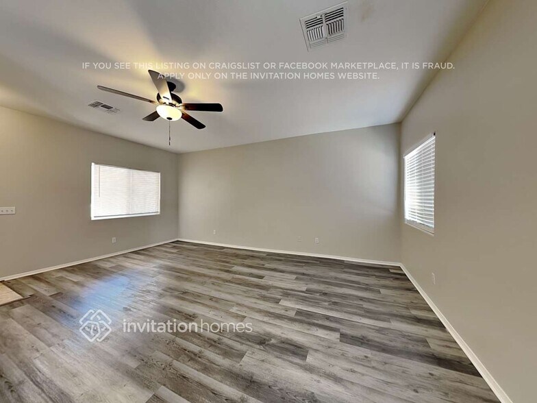 Building Photo - 5702 N 73rd Ln