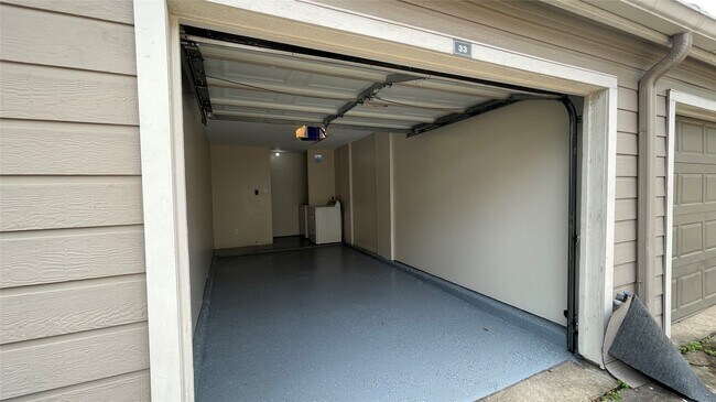 Building Photo - 6701 Sands Point Dr