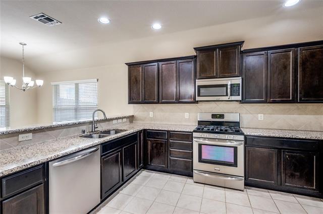 Building Photo - 1028 Lake Woodland Dr