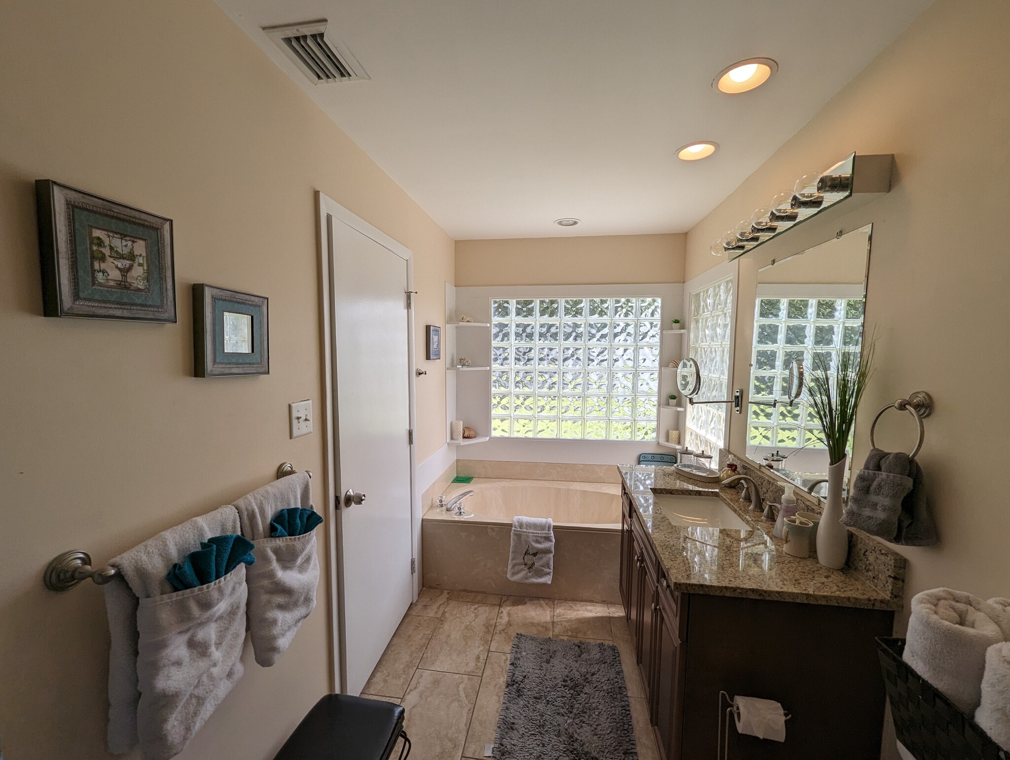 bathroom3 - 2394 Zeder Ave