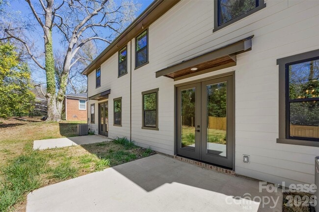 Building Photo - 1329 Condon St